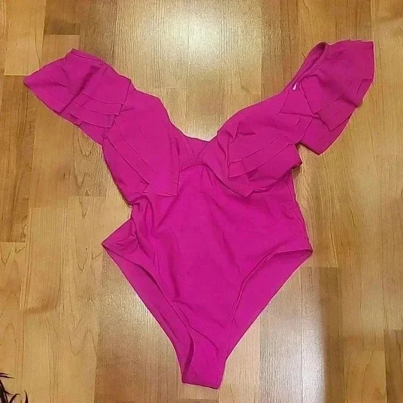 Swim One Piece Layered Ruffles Fuschia Pink M NWOT - Picture 4 of 10
